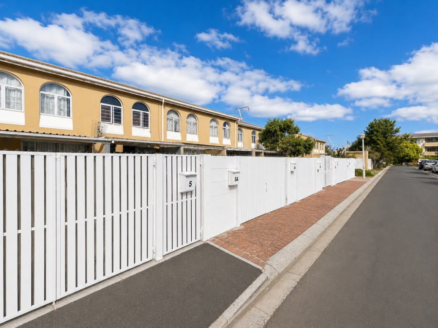 2 Bedroom Property for Sale in Heathfield Western Cape
